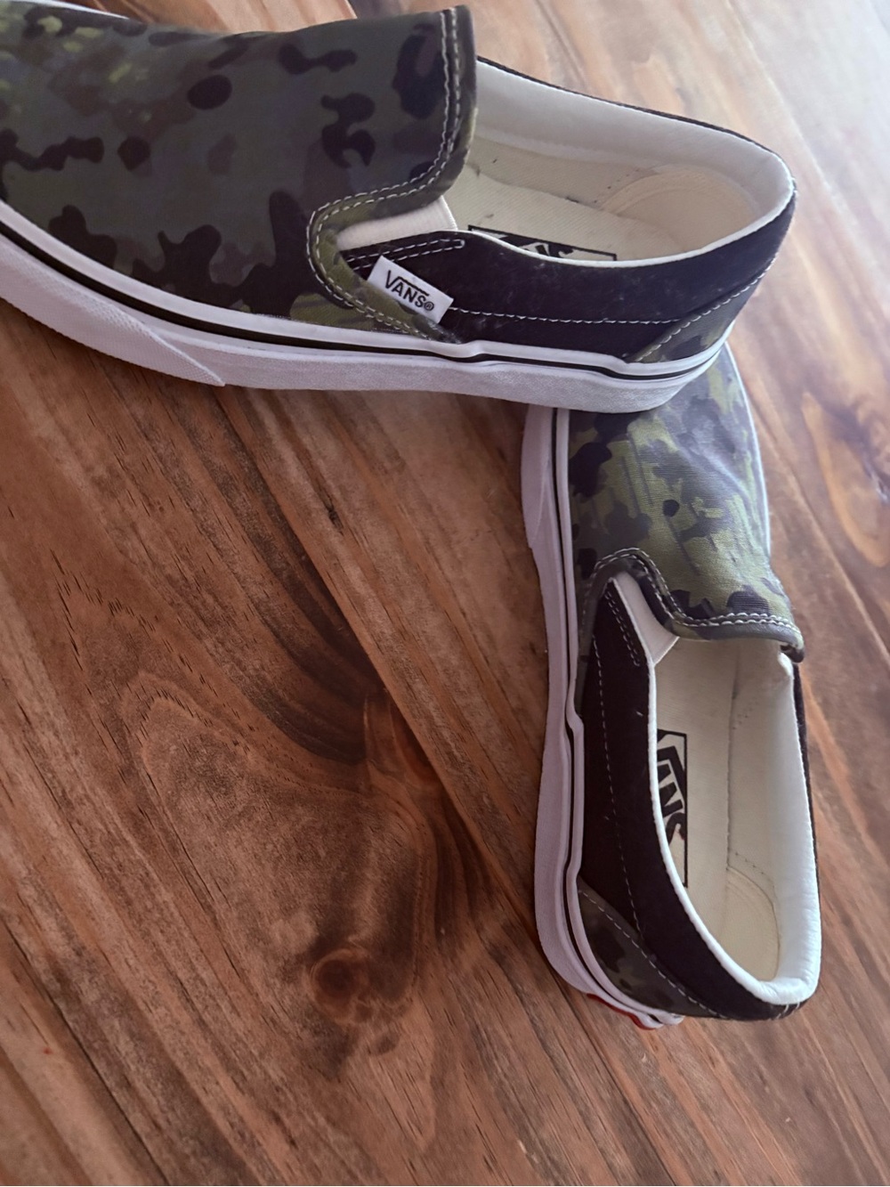 Vans Kids Slip-On Camo Sneakers - Green/Black/White size 4mens and 5.5 women’s